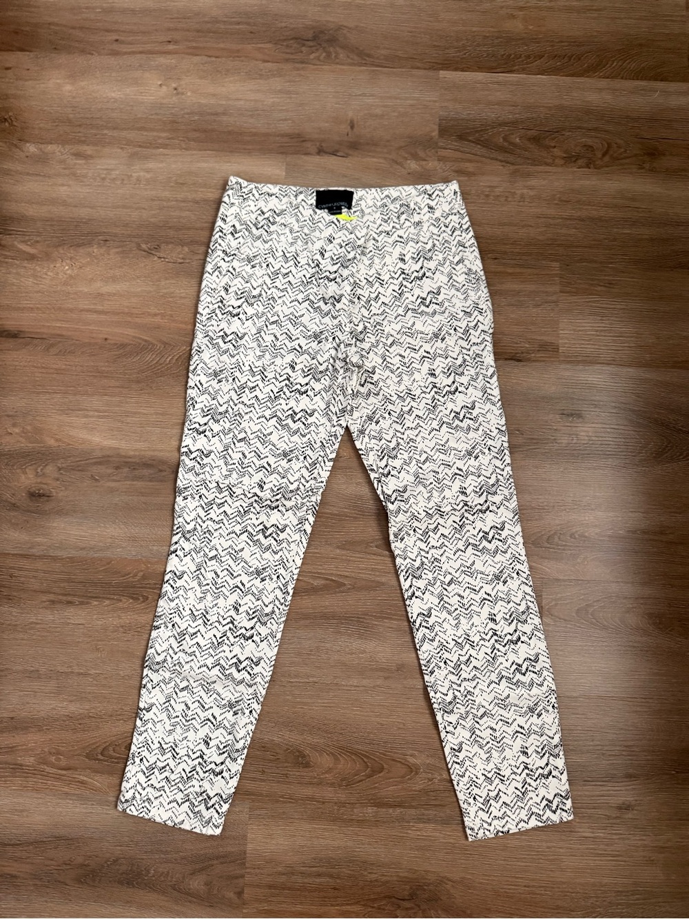 Cynthia Rowley White and Black Zigzag Print Pants